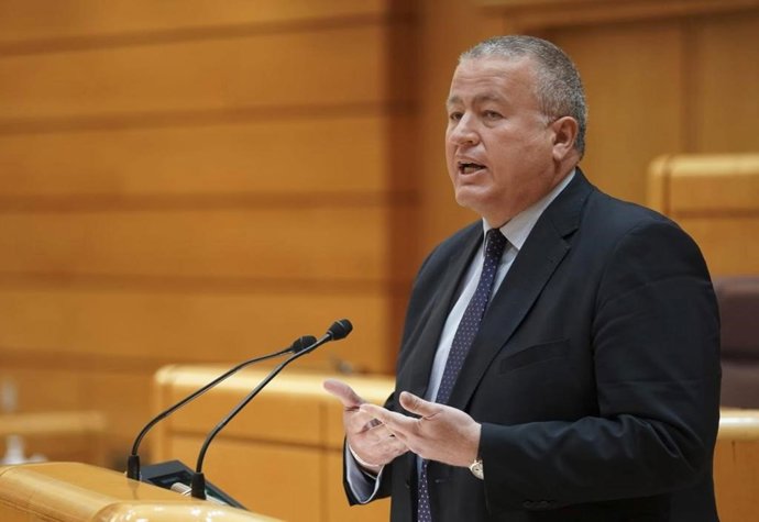 El portavoz del PP de la Comisión de Transportes y Movilidad Urbana en el Senado, Francisco Bernabé