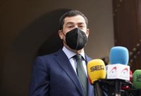 Moreno defiende contactos con farmacéuticas ante la posibilidad de poder comprar vacunas "en un futuro"