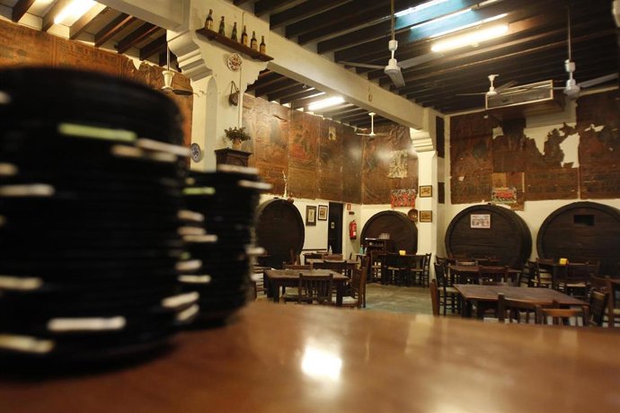 El interior de un bar, a 11 de abril de 2021, en Mallorca, Islas Baleares (España).  