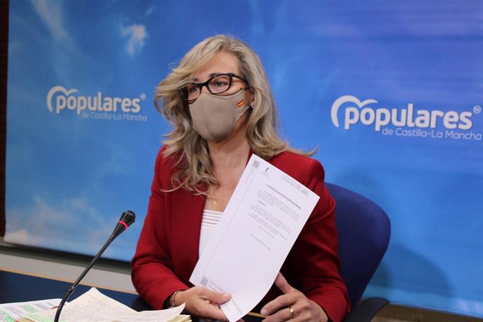 La diputada del PP, Lola Merino, en rueda de prensa.