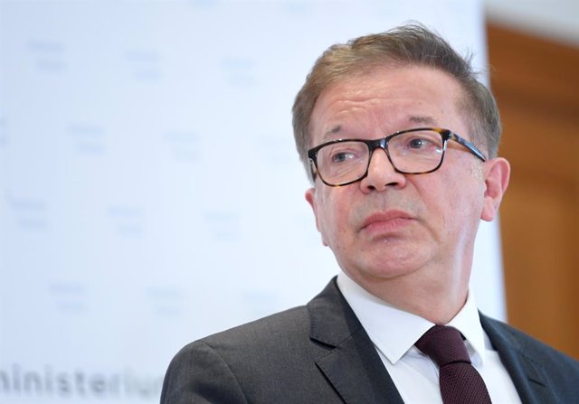 13 April 2021, Austria, Vienna: Austrian Minister of Health Rudolf Anschober speaks during a press conference. Anschober has resigned for health reasons, Until the announcement of a successor, Vice-Chancellor Werner Kogler will take over Health Minister