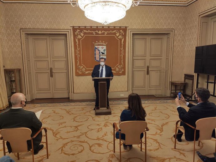 El presidente de Aesco, Benajamín Crespo, en rueda de prensa en Salamanca.