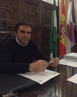 Archivo - El alcalde de Porcuna, Miguel Moreno.