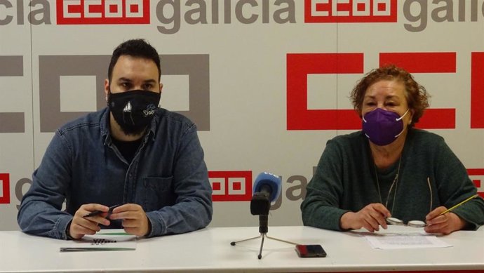 El portavoz de Amproega, Adrián Grande, y la responsable del área de ocio y espectáculos de CC.OO. Galicia, Teté Pérez, en rueda de prensa