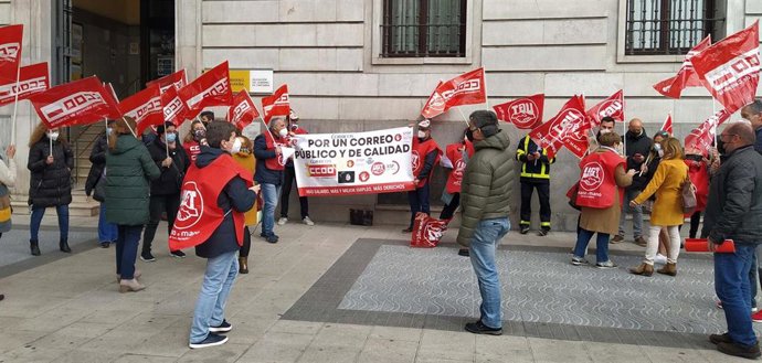 Concentración de UGT y CCOO de Correos