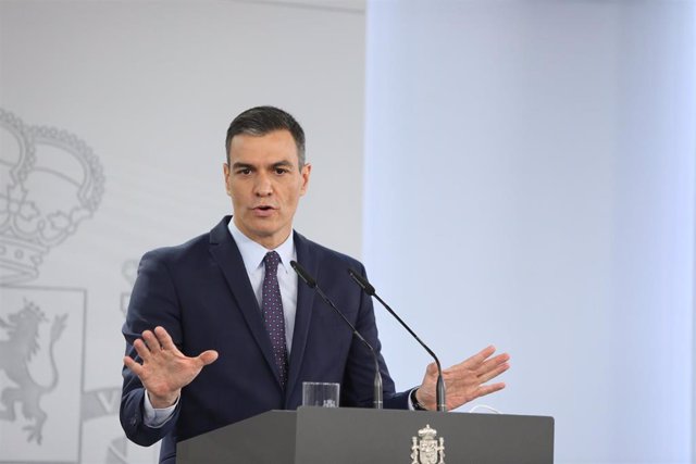 El presidente del Gobierno, Pedro Sánchez, interviene en una rueda de prensa. 