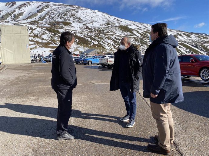 El consejero de Turismo, Javier López Marcano, en Alto Campoo