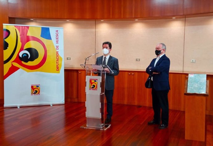 El alcalde de Huesca, Luis Felipe, y el presidente de la DPH, Miguel Gracia