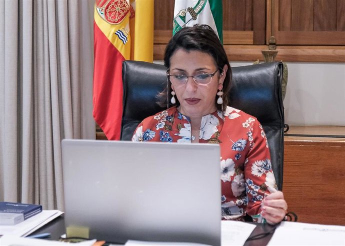 El Parlamento de Andalucía y Plan International exigen "tolerancia cero" con el acoso 'on line' a niñas y adolescentes