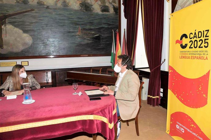 Irene García y José María González reunidos en el Ayuntamiento de Cádiz