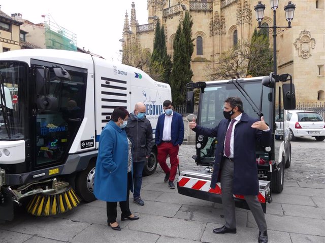 Nuevas máquinas para el servicio de limpieza viaria del Ayuntamiento de Segovia.