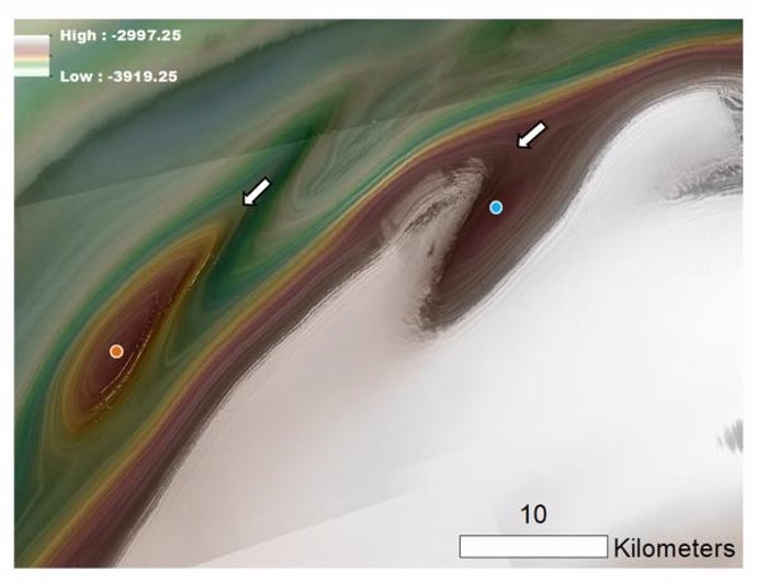 Vista de una depresión polar de Marte, de aproximadamente 20 kilómetros de ancho y unos cientos de metros de profundidad.