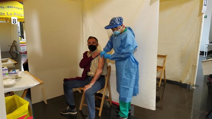 Vacunación contra la COVID-19 en Riojaforum al grupo de entre 70 y 79 años usando la vacuna Pfizer