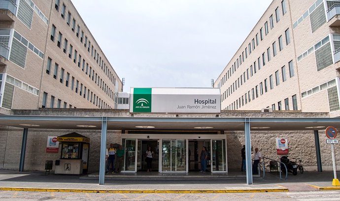 Archivo - Cvirus.- AMP.- Andalucía suma 80 hospitalizados hasta 1.473 y baja cinco ingresos en UCI hasta 297