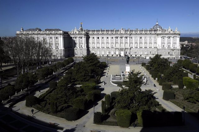 Exterior del Teatro Real el día de la presentación de una nueva entrega de la campaña 'Spain for Sure, en el Café de Palacio del Teatro Real, Madrid, (España), a 18 de marzo de 2021. 