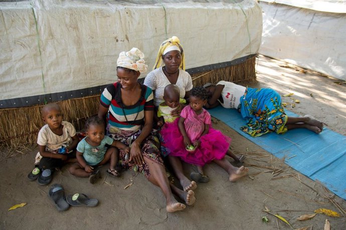 Archivo - Familias desplazadas por la violencia en Cabo Delgado, Mozambique