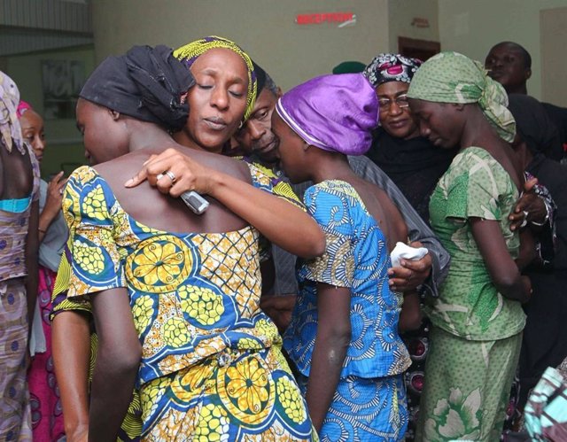 Archivo - Niñas secuestradas por Boko Haram en Chibok tras ser liberadas