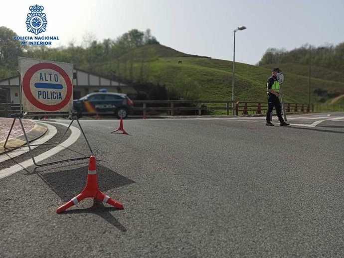 Control de la Policía Nacional en Dantxarinea