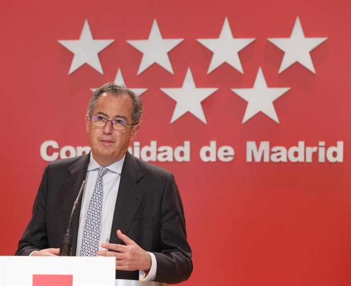 El consejero de Educación y Juventud y portavoz del Gobierno de la Comunidad de Madrid, Enrique Ossorio durante una rueda de prensa en la Real Casa de Correos, en Madrid (España), a 18 de marzo de 2021.