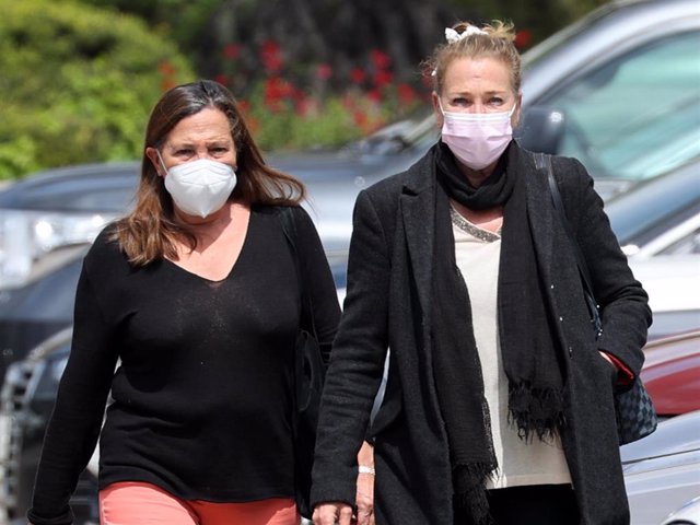 Celia y Amalia García Obregón han visitado a su madre en el hospital