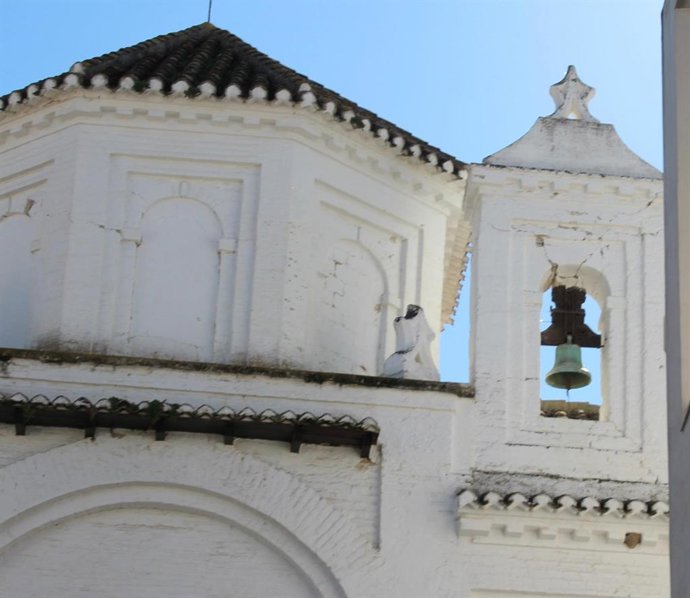 Arco histórico de Santa Fe (Granada) dañado por los seísmos