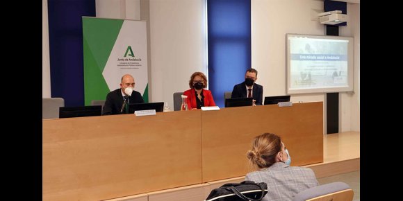 6. Un estudio apunta la creciente normalización de relaciones y formas de vida familiar ocultas anteriormente en Andalucía