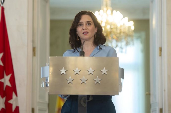 Archivo - La presidenta de la Comunidad de Madrid, Isabel Díaz Ayuso, comparece en rueda de prensa en la sede regional, tras el anuncio de elecciones para el próximo 4 de mayo.