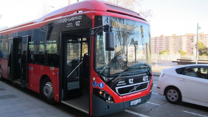 Archivo - Autobús hídrido de Zaragoza