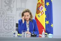 Calviño estima que los fondos europeos empezarán a llegar a partir de junio y critica la actitud del PP