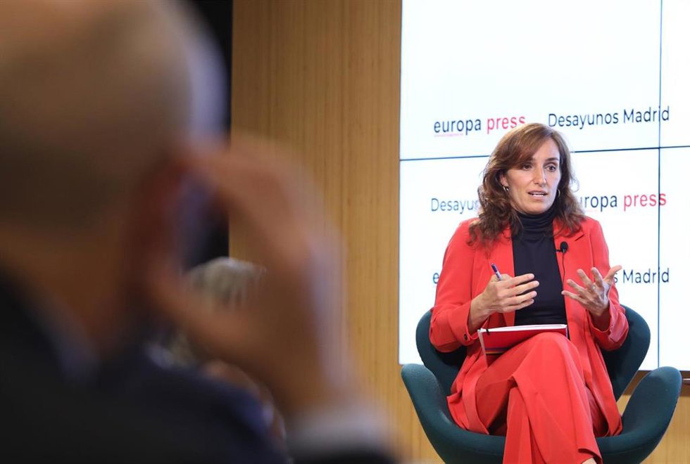 La candidata de Más Madrid a la Presidencia de la Comunidad, Mónica García, interviene en un desayuno informativo organizado por Europa Press, a 15 de abril de 2021, en el Auditorio "Meeting Place" de Castellana 81, Madrid, (España). 