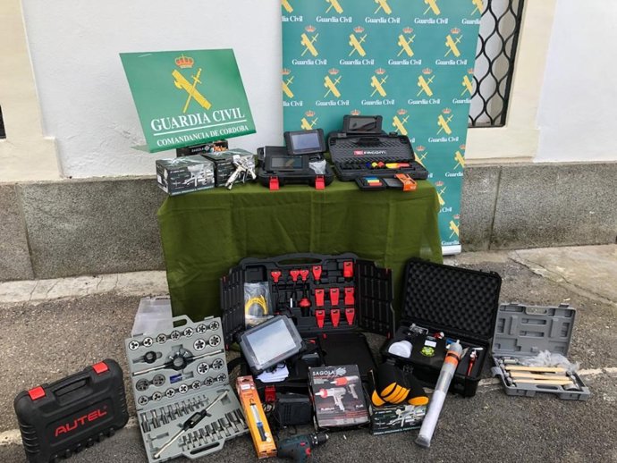 Parte de las piezas recuperadas por la Guardia Civil.