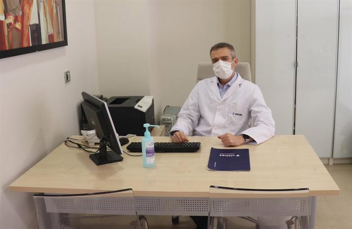 Archivo - Andrés Sánchez Yagüe,  jefe de servicio de aparato digestivo del Hospital Vithas Xanit Internacional