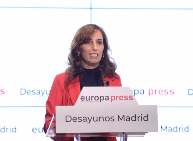 La candidata de Más Madrid a la Presidencia de la Comunidad, Mónica García, interviene en un desayuno informativo organizado por Europa Press