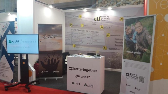 Archivo - Puesto de Adif en Transfiere 2019