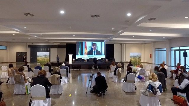 Marín interviene vía telemática en el foro 'Resintoniza Andalucía'.