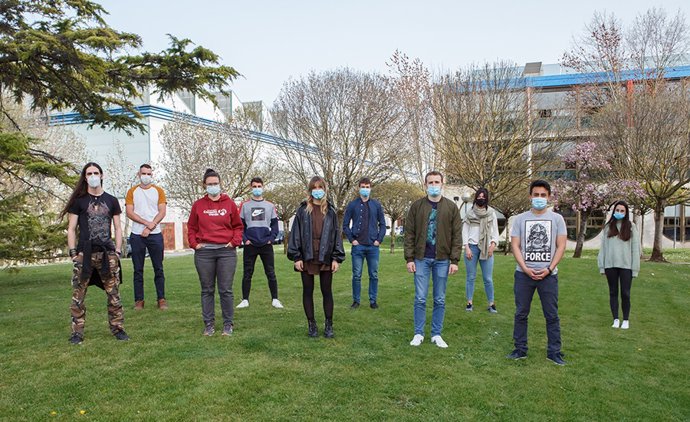 Los estudiantes participantes en la formación previa, en la UPNA.