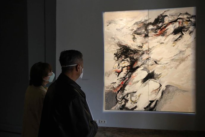 El Centre Cultural La Nau de la Universitat de Valncia acoge entre el 15 de abril y el 6 de junio la exposición 'Sense límits. Testimonis i emocions al laberint de l'existncia', de la artista Aurora Valero