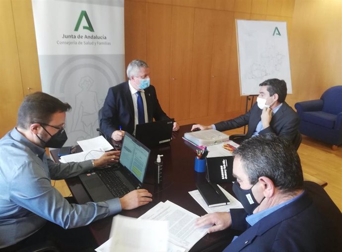 El delegado de Salud en Almería preside la reunión del comité de alertas