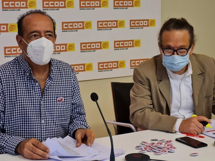 El secretario de Trabajo y Economía de CCOO de Catalunya, Ricard Bellera, y el secretario general de los pensionistas de CC.OO. De Catalunya, Miquel Lluch, en una rueda de prensa telemática