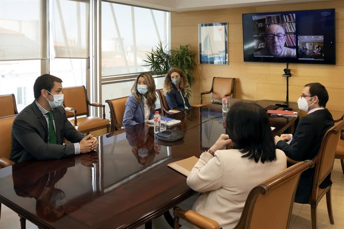El Consejero De Industria, Turismo, Innovación, Transporte Y Comercio, Javier López Marcano, Desde Su Casa Y De Forma Telemática, Se Reúne Con La Secretaria De Estado De Comercio, Xiana Méndez.