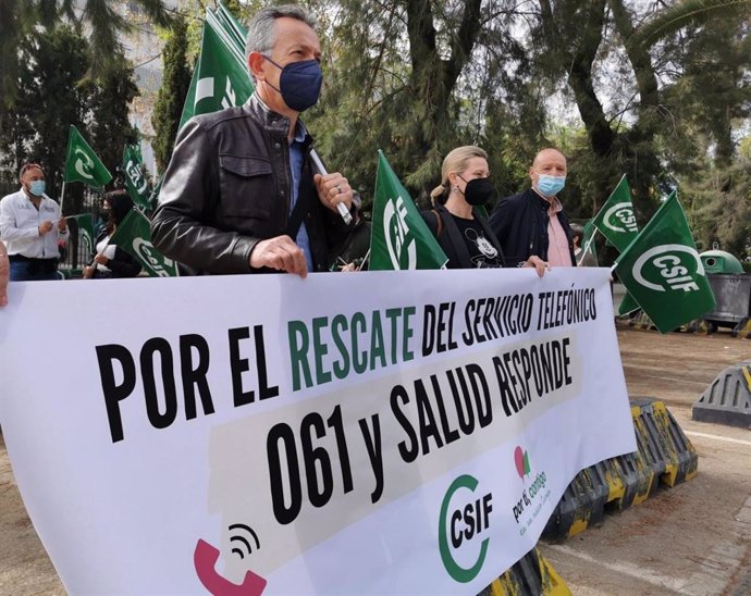 Concentraciones en Andalucía por el rescate público de los servicios  telefónicos de 061 y Salud Responde