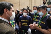 Juanma Moreno se reúne con el comité de empresa de Airbus Puerto Real (Cádiz) "uniendo voces" para evitar el cierre