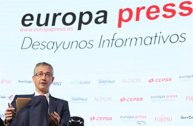 El gobernador del Banco de España, Pablo Hernández de Cos, interviene durante un Desayuno Informativo de Europa Press celebrado en el Auditorio El Beatriz Madrid, en Madrid, (España), a 29 de marzo de 2021.