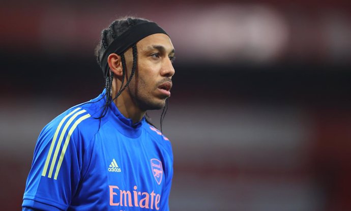 03 April 2021, United Kingdom, London: Arsenal's Pierre-Emerick Aubameyang warms up prior to the start of the English Premier League soccer match between Arsenal and Liverpool at The Emirates Stadium. Photo: Julian Finney/PA Wire/dpa