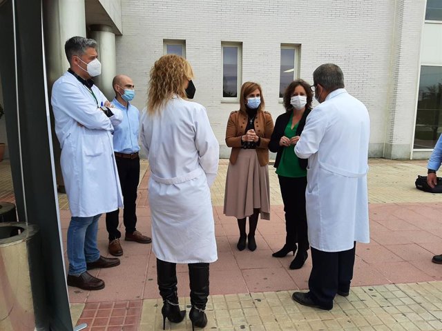 Visita de la viceconsejera andaluza de Salud, Catalina García, al Hospital de Andújar (Jaén)