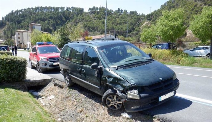 Imputado por alcoholemia tras embestir a tres vehículos en Sangüesa.