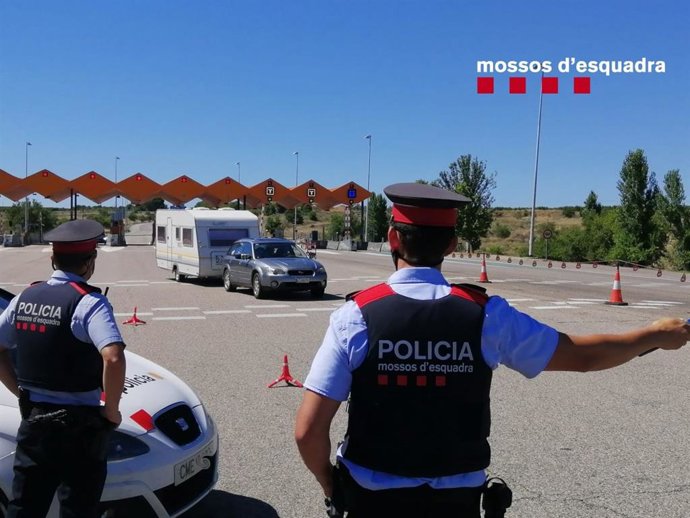 Archivo - Control de los Mossos d'Esquadra en Lleida
