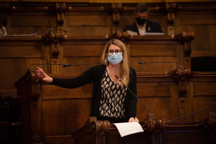 Archivo - La portavoz de JxCat en el Ayuntamiento de Barcelona, Elsa Artadi, durante una sesión plenaria del Consejo municipal del Ajuntament de Barcelona, Catalunya (España), a 26 de febrero de 2021. El pleno tiene lugar 10 días después del encarcelami