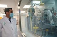 Moreno: Granada se sitúa en "mapa mundial" contra el covid con la fabricación del principio activo de Moderna