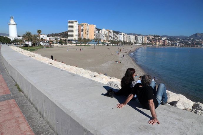 Archivo - Imagen de archivo de una playa de la ciudad de Málaga. A 29 de enero 2021